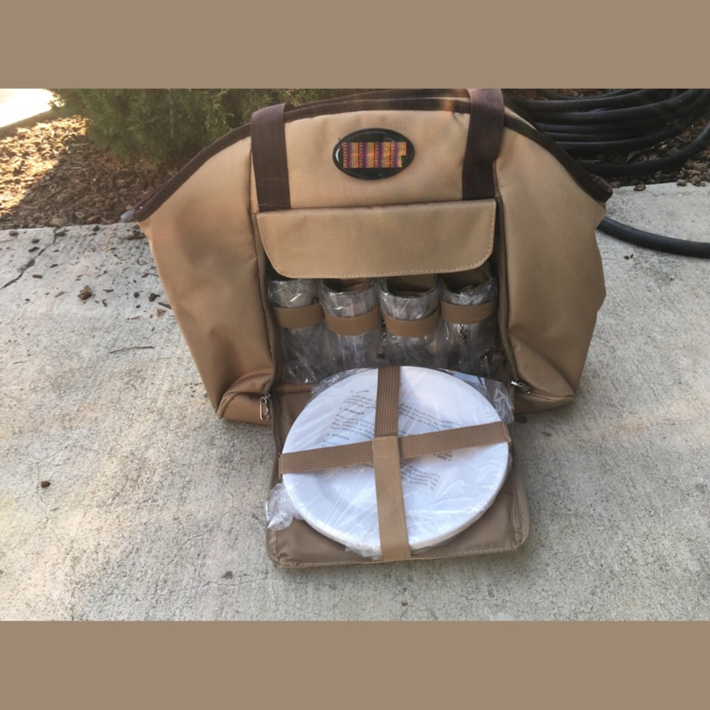 Picnic Bag Cooler with utensils